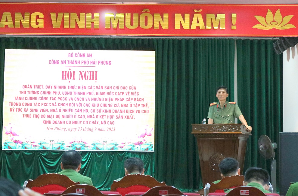 Quán triệt, đẩy nhanh thực hiện các văn bản chỉ đạo của Thủ tướng Chính phủ, UBND thành phố, Giám đốc CATP về việc tăng cường công tác PCCC và CNCH, những biện pháp cấp bách trong công tác PCCC và CNCH